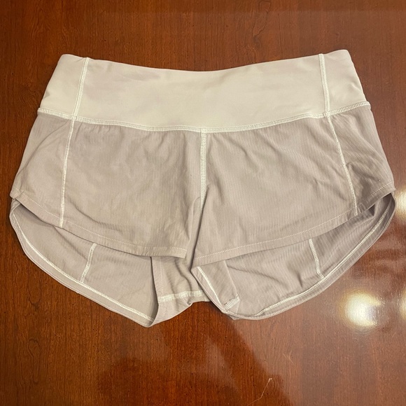 Lululemon Speed Up Low Rise 2.5” inseam Shorts Size 2 - Picture 1 of 5